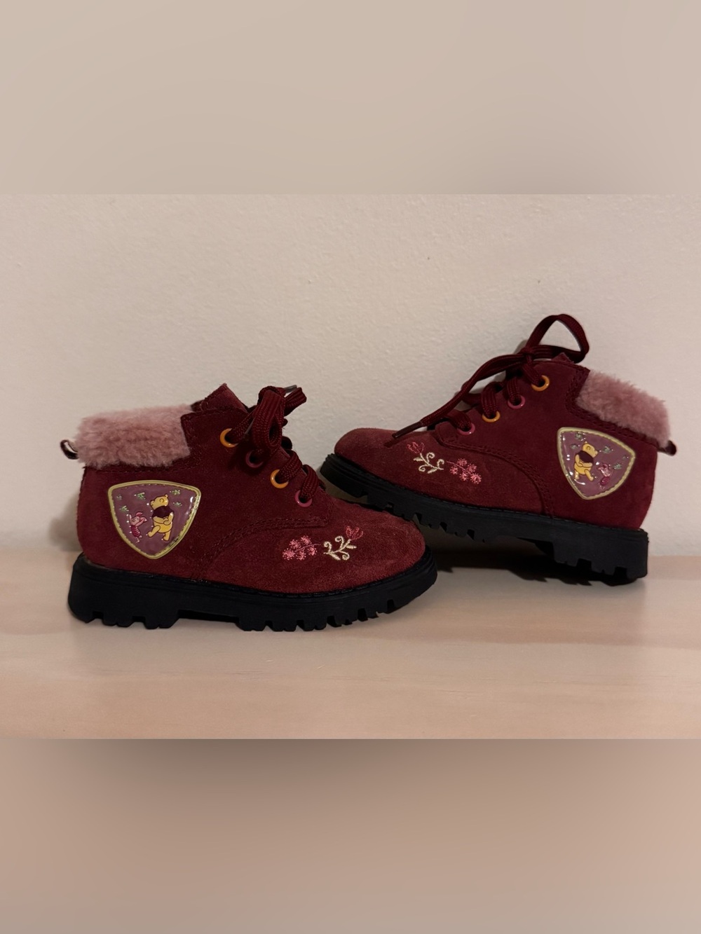 Winnie the Pooh Bear Disney Toddler Boots Maroon Suede Lace Up Fur Trim Size 5
